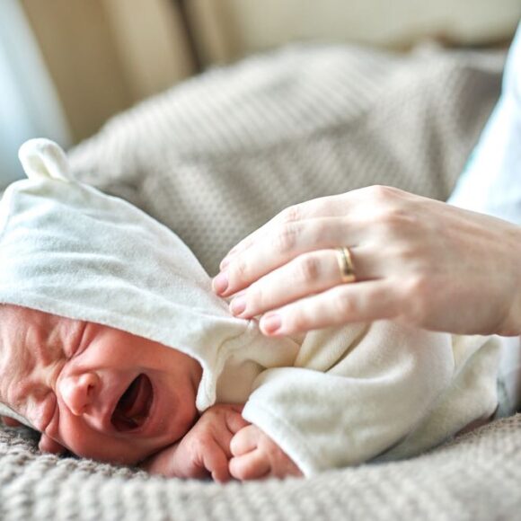 Le coliche nel neonato: come curarle?